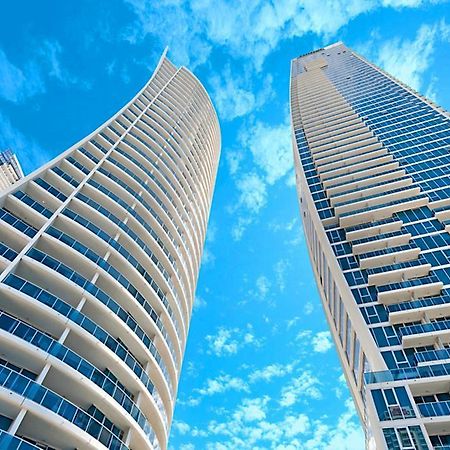 H Star Residences-- Paradise Stayz Голд-Кост Экстерьер фото