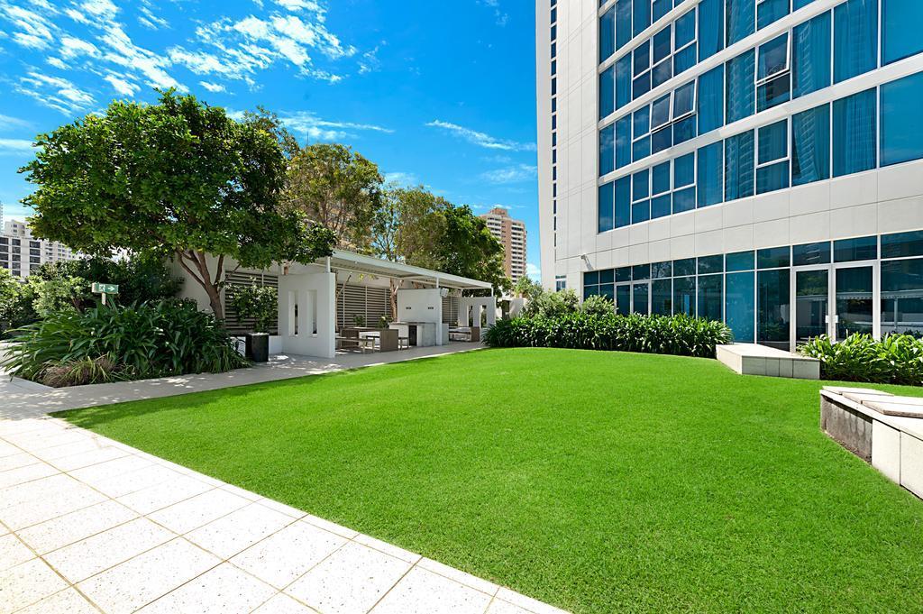 H Star Residences-- Paradise Stayz Голд-Кост Экстерьер фото